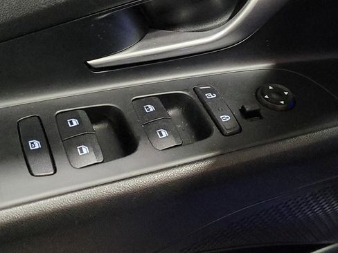 Used 2022 Hyundai Elantra SEL image 27