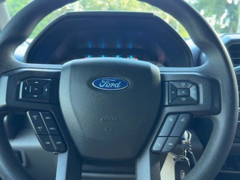 Used 2017 Ford F250 XLT w/ XLT Premium Package AWD/4WD image 17