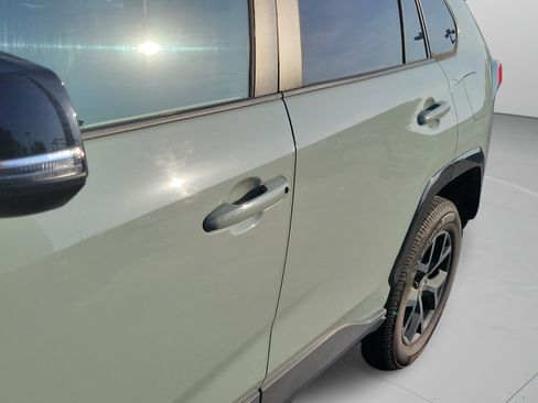 Used 2022 Toyota RAV4 XLE w/ Convenience Package FWD image 27