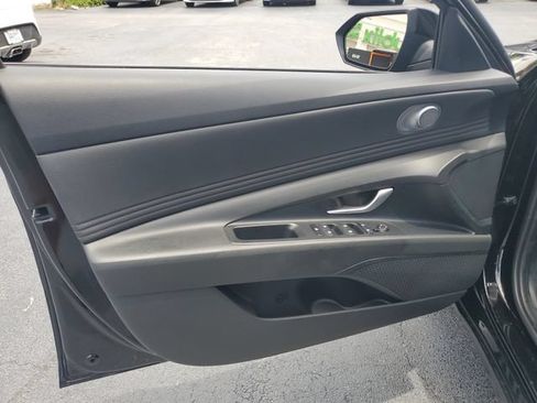 Certified 2023 Hyundai Elantra SEL w/ Convenience Package FWD image 9