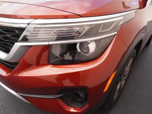 Used 2023 Kia Seltos S w/ Navigation Package FWD image 31