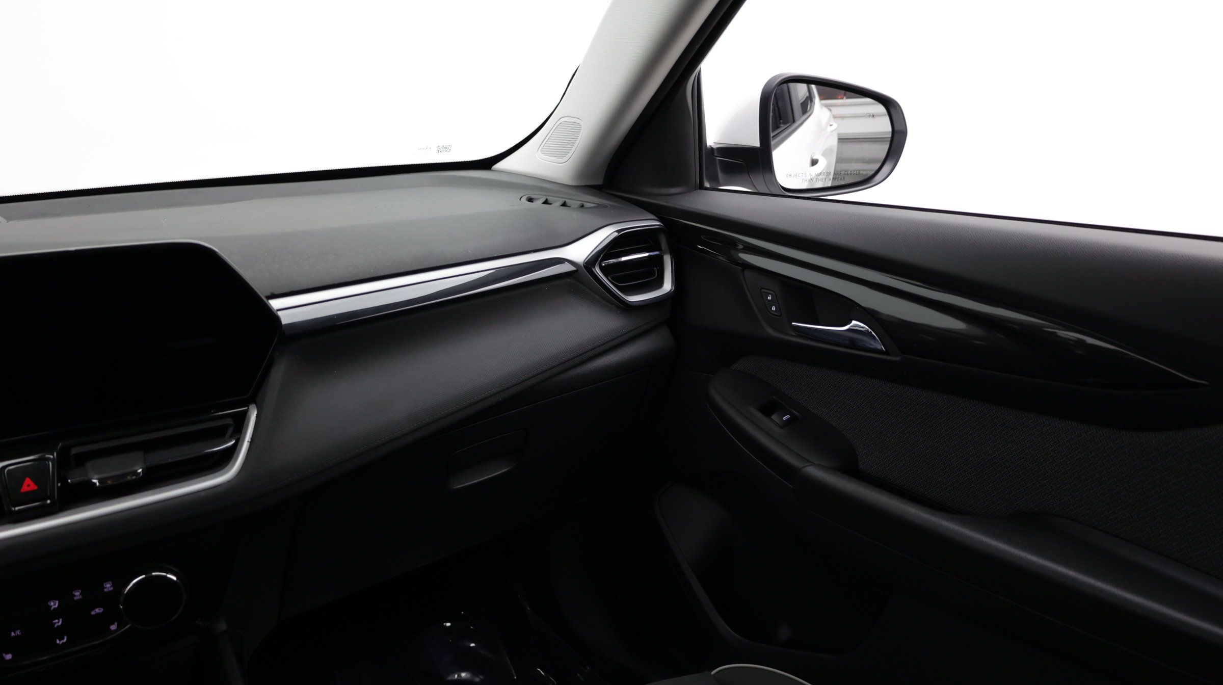 Used 2024 Chevrolet TrailBlazer LT w/ LT Cold Weather Package FWD image 33