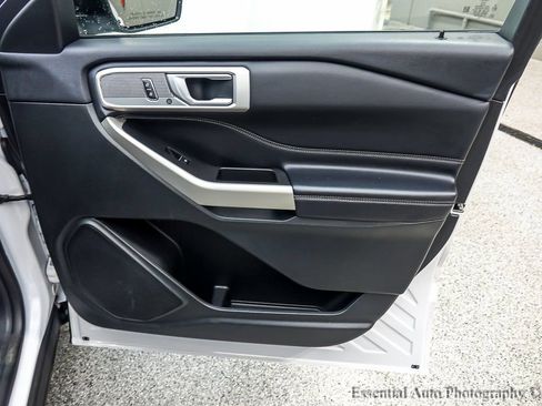 Used 2023 Ford Explorer Limited w/ Equipment Group 301A image 26