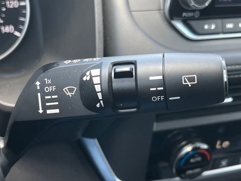 Used 2023 Nissan Rogue SV AWD/4WD image 45