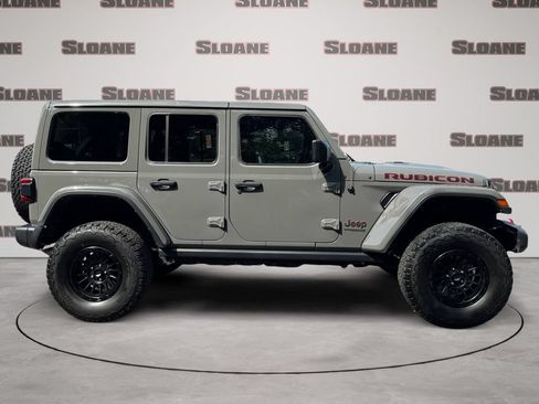 Used 2022 Jeep Wrangler Unlimited Rubicon w/ LED Lighting Group AWD/4WD image 6