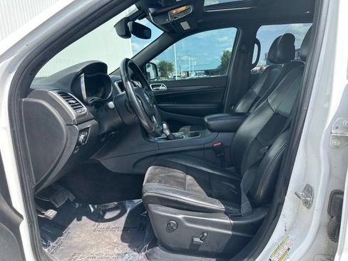 Used 2018 Jeep Grand Cherokee Altitude AWD/4WD image 14