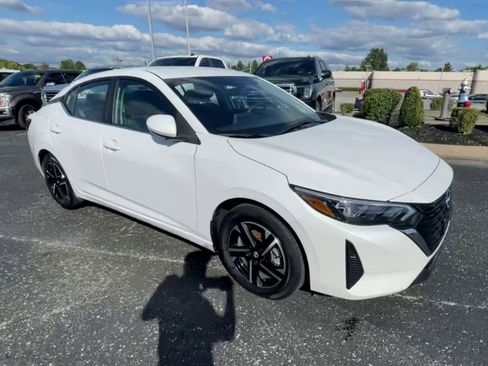 Used 2024 Nissan Sentra SV image 3