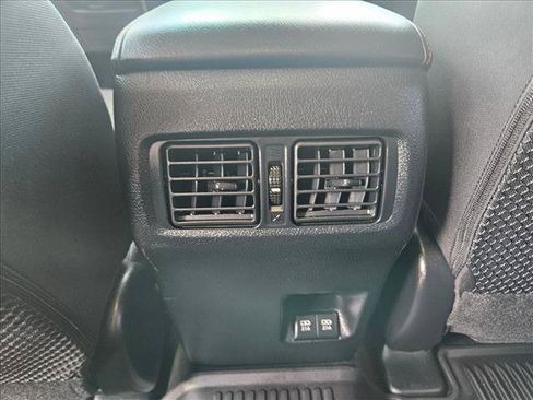 Used 2021 Toyota 4Runner TRD Off-Road AWD/4WD image 17