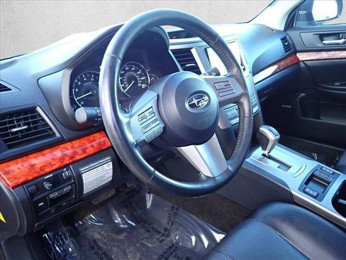 Used 2011 Subaru Outback 3.6R Limited w/ PWR Moonroof Pkg AWD/4WD image 10