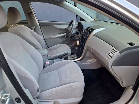 Used 2010 Toyota Corolla LE FWD image 11