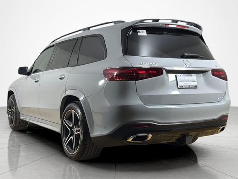 Used 2024 Mercedes-Benz GLS 450 4MATIC image 3