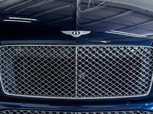 Used 2021 Bentley Bentayga image 16