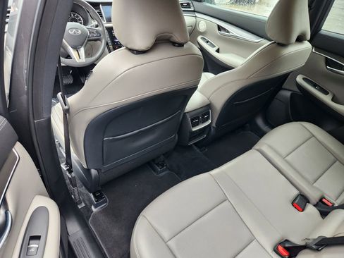 Used 2025 INFINITI QX50 Luxe w/ Accent Package AWD/4WD image 14