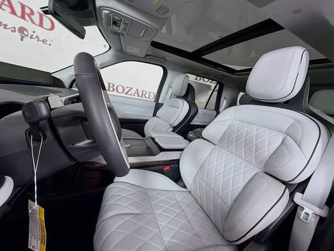 New 2026 Lincoln Navigator L Black Label AWD/4WD image 22