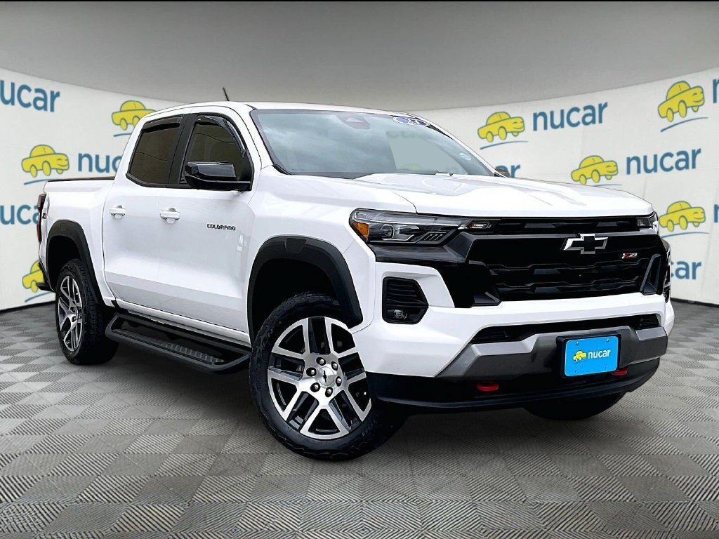 Used 2023 Chevrolet Colorado Z71 w/ Z71 Convenience Package 2 AWD/4WD image 1