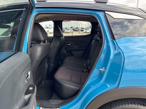 Used 2025 Nissan Kicks SR w/ Illumination Package FWD image 25