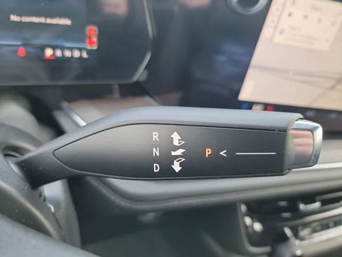 Certified 2026 Chevrolet Suburban LS image 16