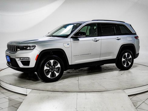 Used 2022 Jeep Grand Cherokee Limited 4xe AWD/4WD image 3