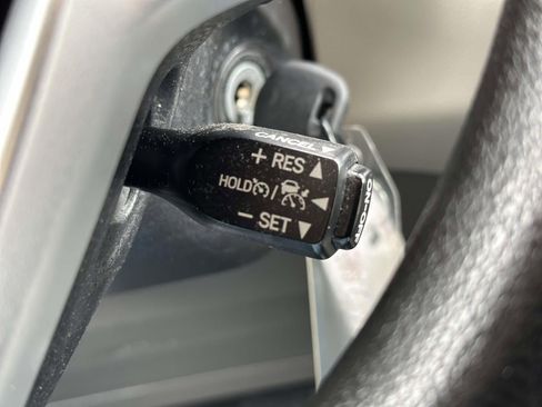 Used 2020 Toyota Sienna L image 18