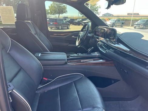 Used 2023 Cadillac Escalade ESV Premium Luxury AWD/4WD image 23