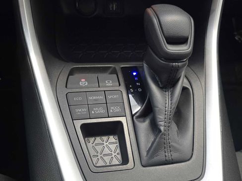 Certified 2023 Toyota RAV4 LE AWD/4WD image 17