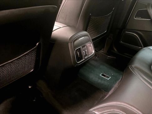 Used 2018 Maserati Levante GranLusso image 28