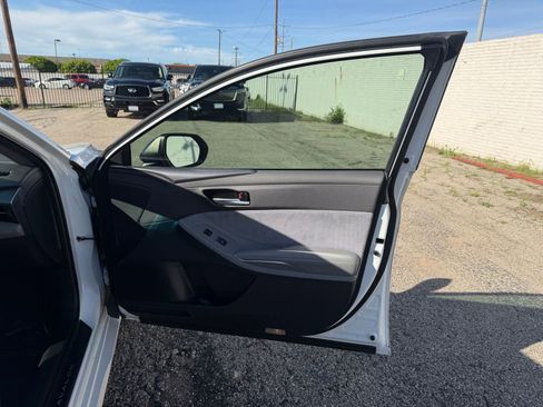 Used 2019 Toyota Avalon XSE image 25