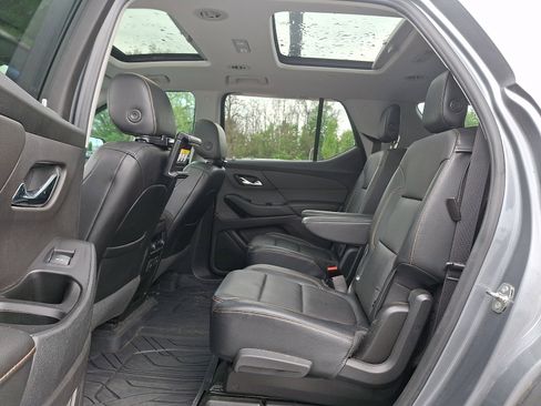 Used 2018 Chevrolet Traverse LT w/ LPO, Cargo Package AWD/4WD image 10
