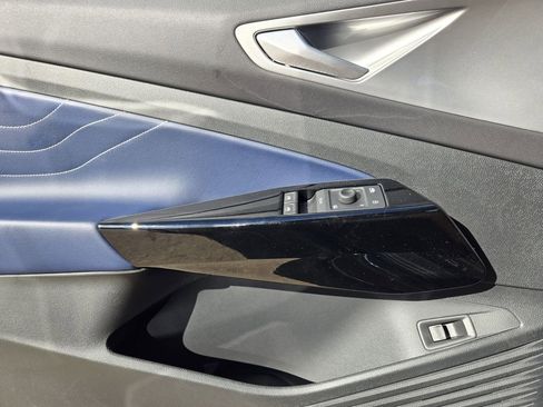 New 2025 Volkswagen ID.4 Pro S RWD image 18