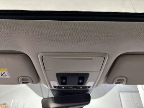 Used 2025 Honda Pilot Touring image 10