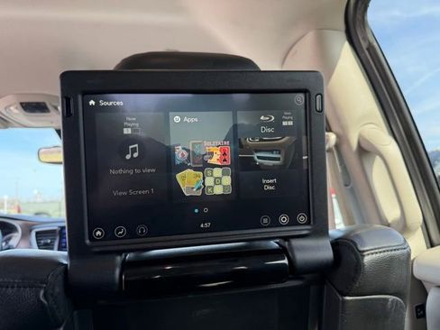 Used 2017 Chrysler Pacifica Touring-L Plus image 16