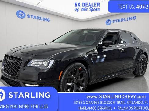 Used 2022 Chrysler 300 Touring L image 1