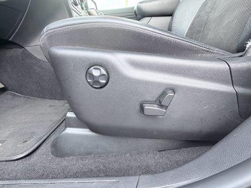 Used 2021 Jeep Grand Cherokee Laredo X image 25