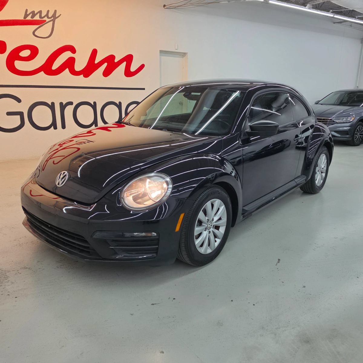 Used 2017 Volkswagen Beetle 1.8T S FWD image 2