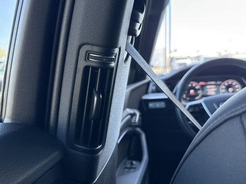 Used 2023 Audi e-tron Premium w/ Convenience Plus Package image 35