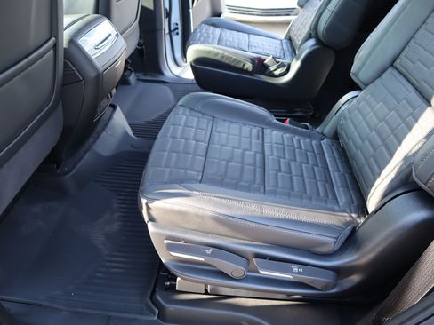 New 2026 Cadillac Escalade V w/ LPO, ONYX Package AWD/4WD image 14
