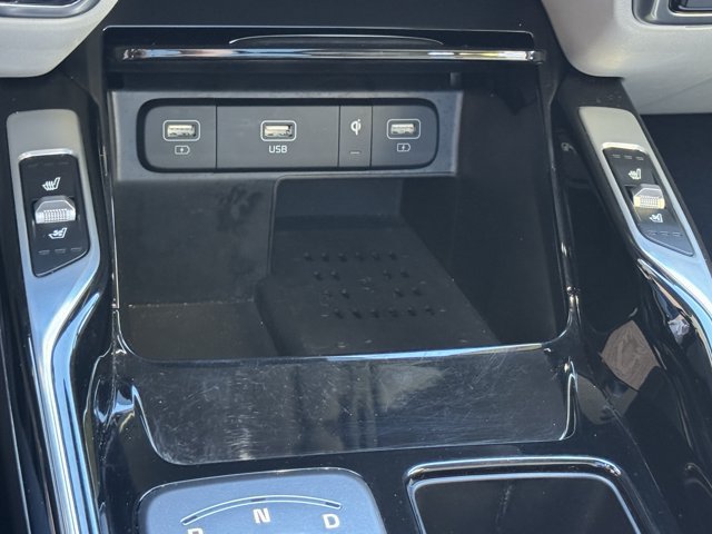 Used 2023 Kia Sorento SX Prestige w/ Panoramic Sunroof Package AWD/4WD image 32