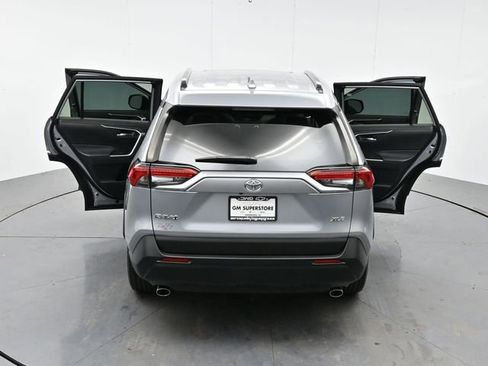 Used 2022 Toyota RAV4 XLE Premium image 43