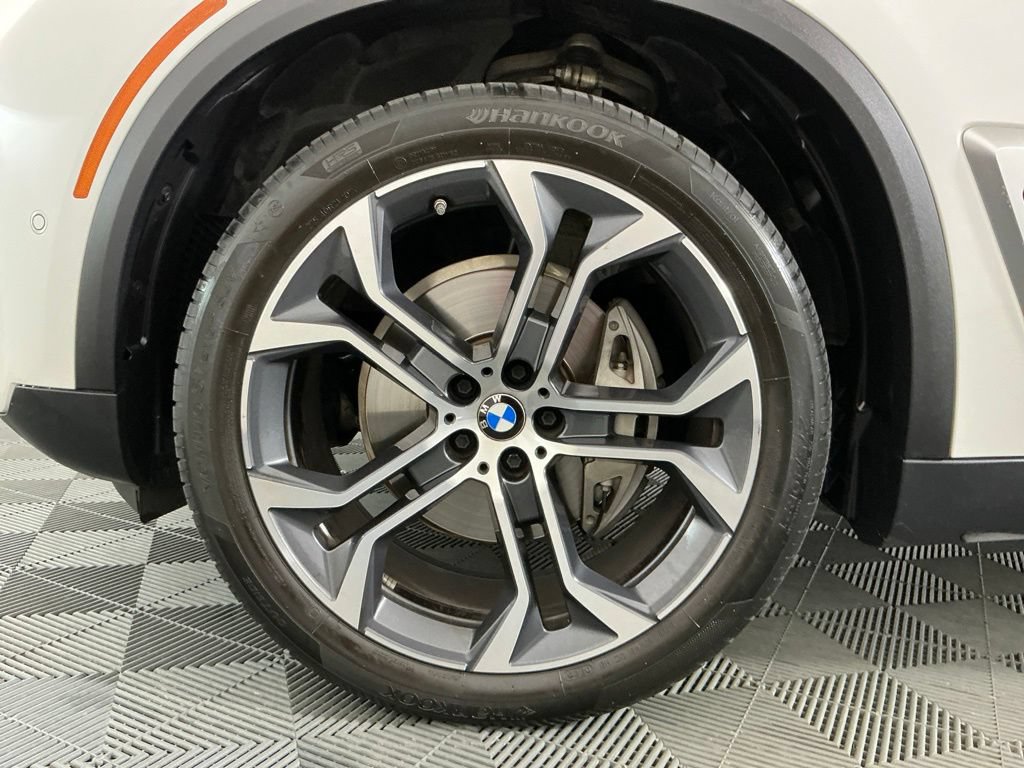 Certified 2024 BMW X5 xDrive40i w/ Parking Assistance Package AWD/4WD image 34