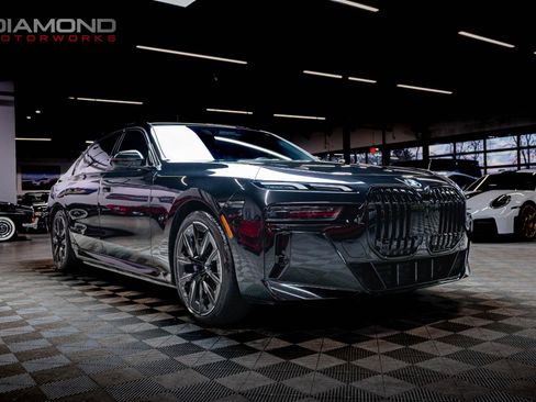 Used 2023 BMW i7 xDrive60 image 30