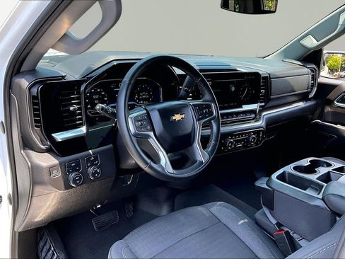 Used 2023 Chevrolet Silverado 1500 LT AWD/4WD image 12