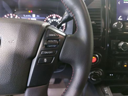 Used 2022 Nissan Titan PRO-4X w/ Pro-4x Convenience Package AWD/4WD image 17