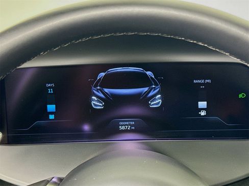 Used 2024 McLaren 750S coupe image 12