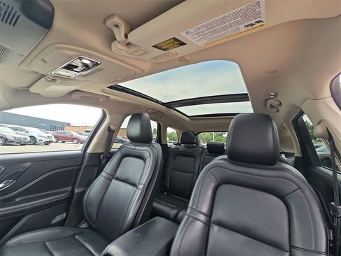 Used 2023 Lincoln Corsair Standard w/ Equipment Group 102A image 16