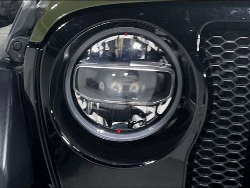 Used 2020 Jeep Wrangler Sport AWD/4WD image 37