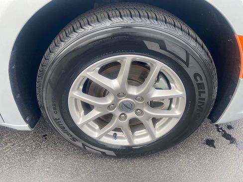 Used 2024 Chrysler Pacifica Touring-L FWD image 33