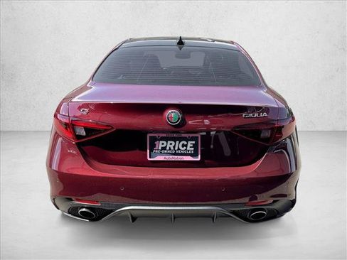 Used 2018 Alfa Romeo Giulia Ti Sport w/ Quick Order Package 22S Sport AWD/4WD image 6