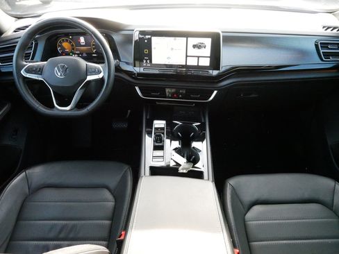 Certified 2024 Volkswagen Atlas Cross Sport SEL image 10