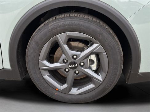 New 2025 Kia K4 LXS image 29