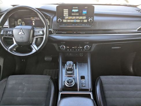 Used 2024 Mitsubishi Outlander SE image 15